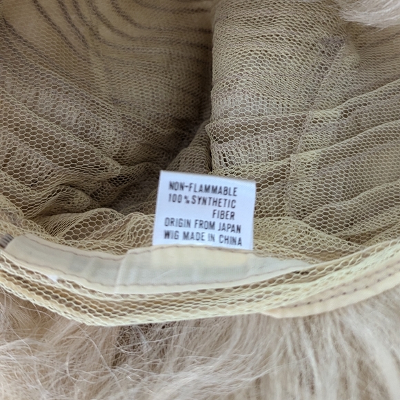 Wig straight - Picture 3 of 3